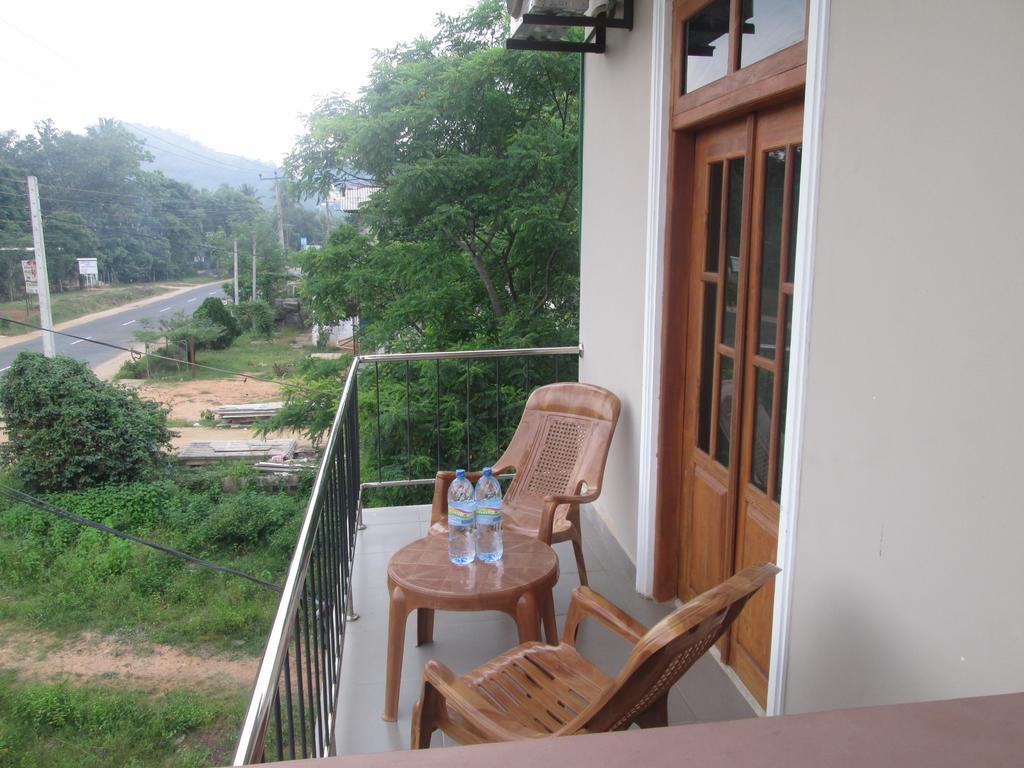 Hotel Kiyara Dambulla Extérieur photo
