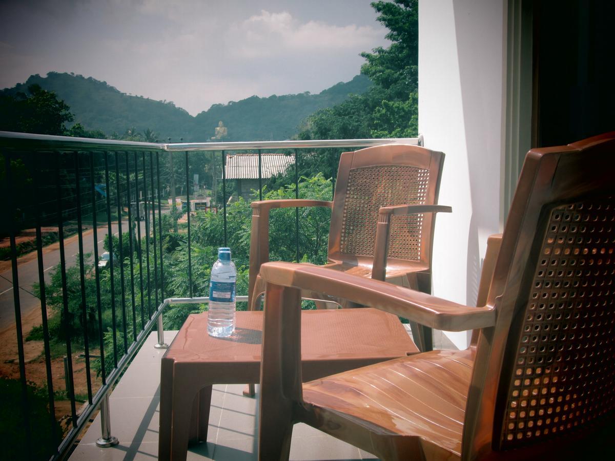 Hotel Kiyara Dambulla Extérieur photo