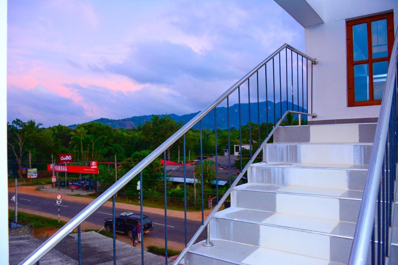 Hotel Kiyara Dambulla Extérieur photo